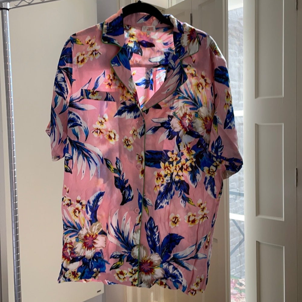 Diane con Furstenberg Hawaiian shirt size medium.